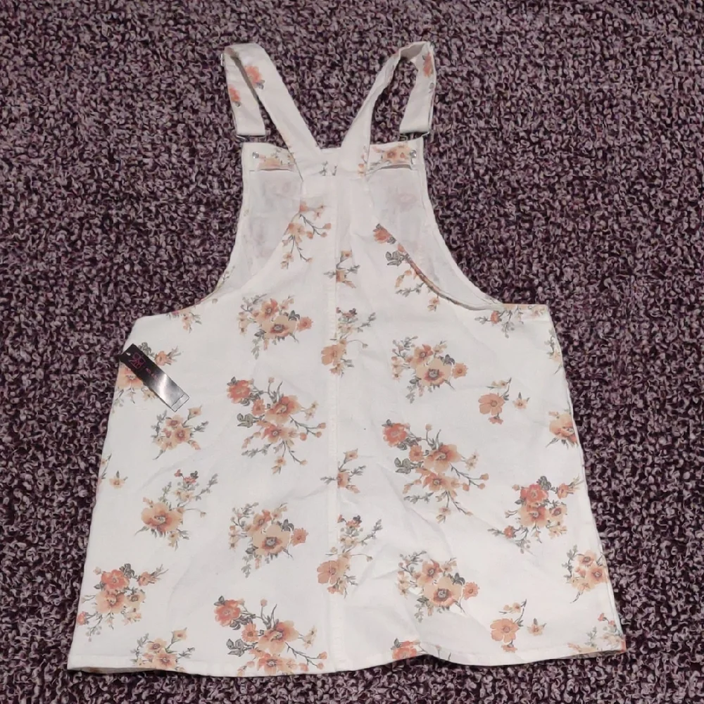 No Boundaries Girl's Juniors' Pinafore Dress - Picture 2 of 6